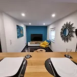 Zwei Schicke Mit Parkplatz דירה *