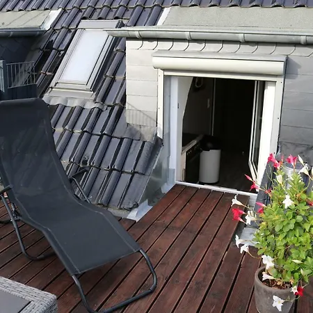 Zwei Schicke Mit Parkplatz *