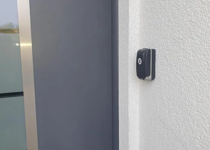 Zwei Schicke Mit Parkplatz