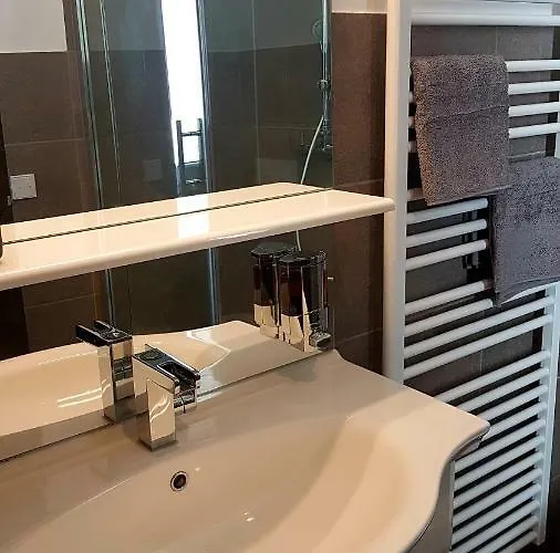 Zwei Schicke Mit Parkplatz * Keulen